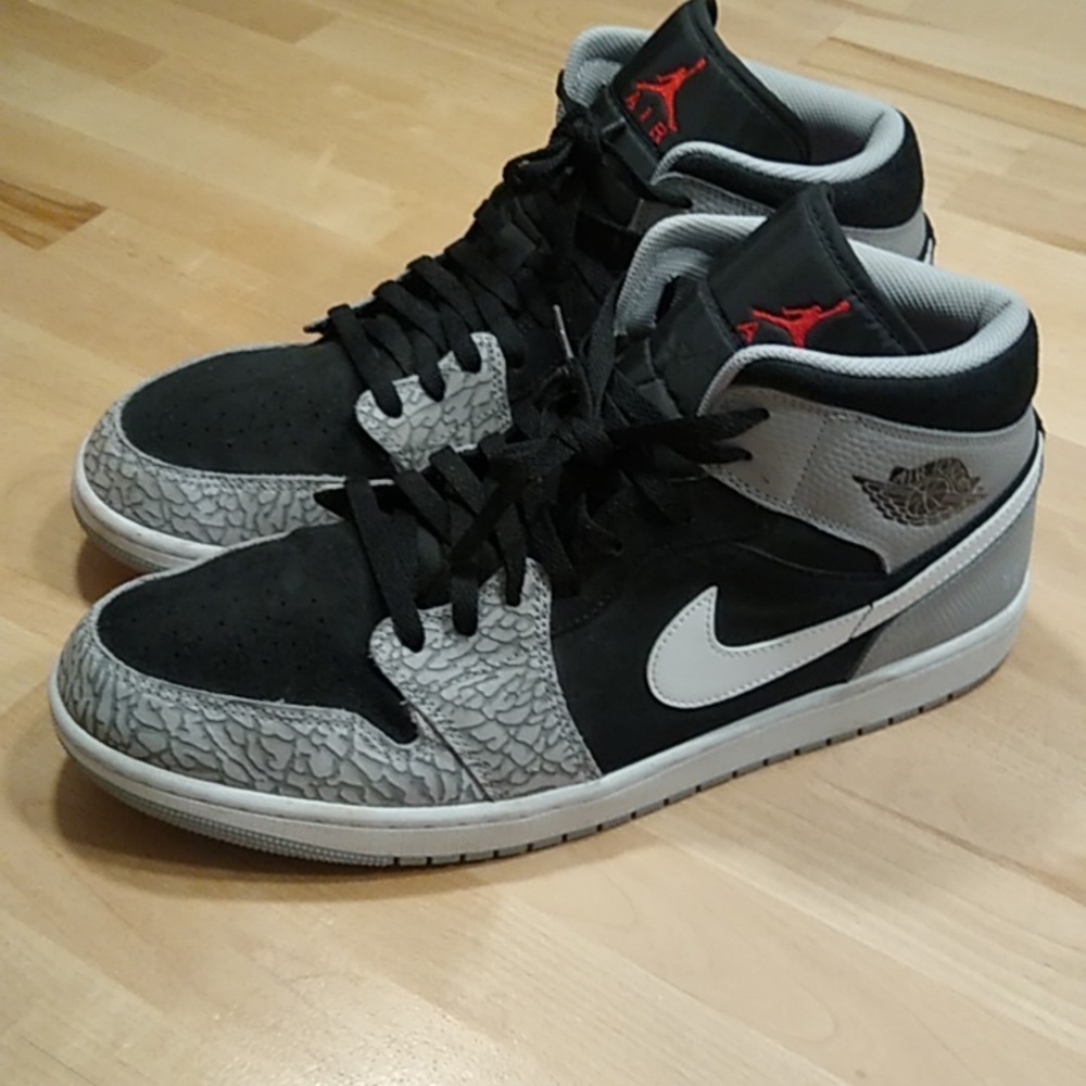 Nike Jordan 1 mid elephant print
